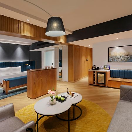 Novotel Mumbai Juhu Beach Ngoại thất bức ảnh Suite