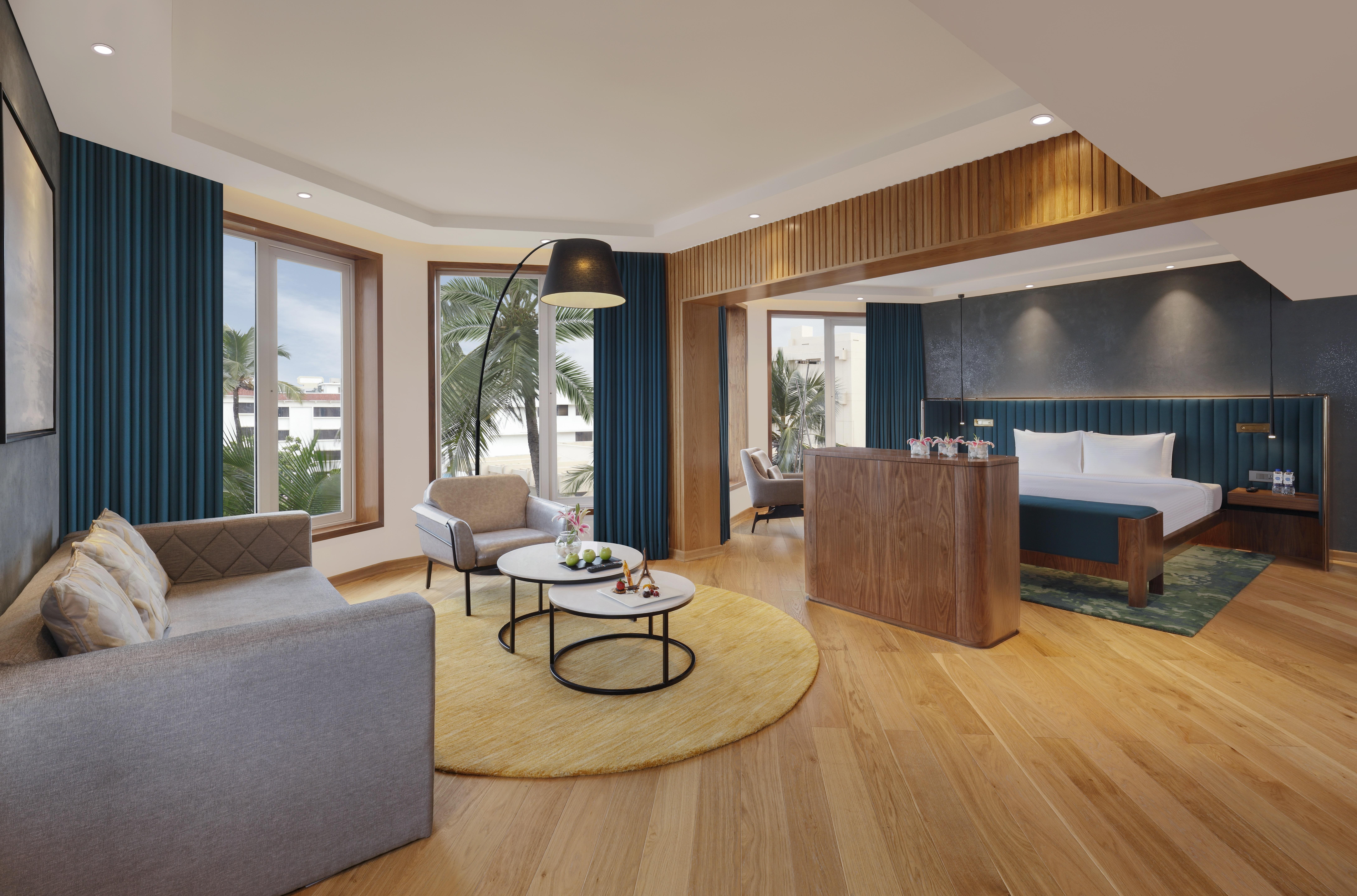 Novotel Mumbai Juhu Beach Ngoại thất bức ảnh Suite at the hotel