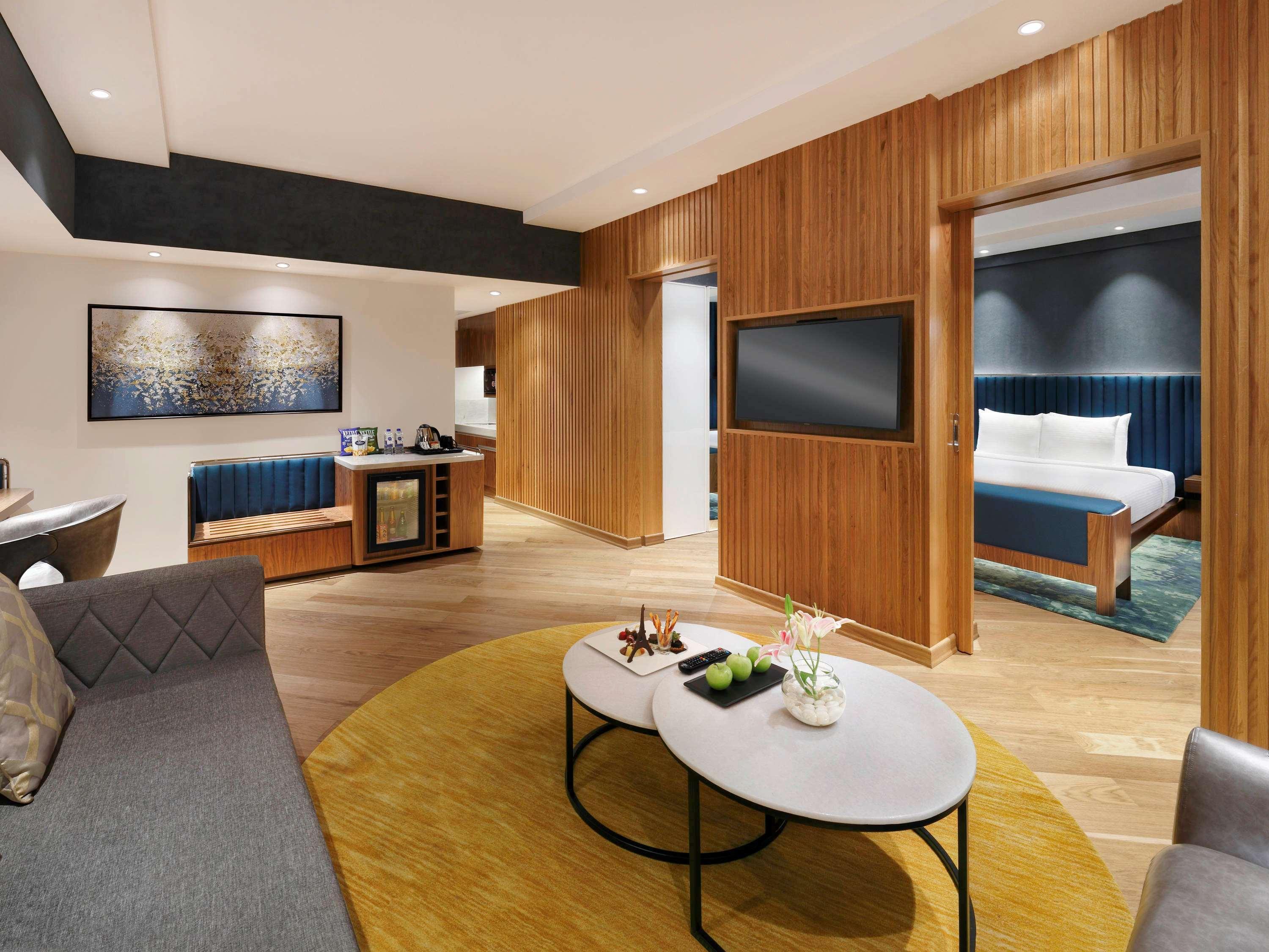 Novotel Mumbai Juhu Beach Ngoại thất bức ảnh Suite
