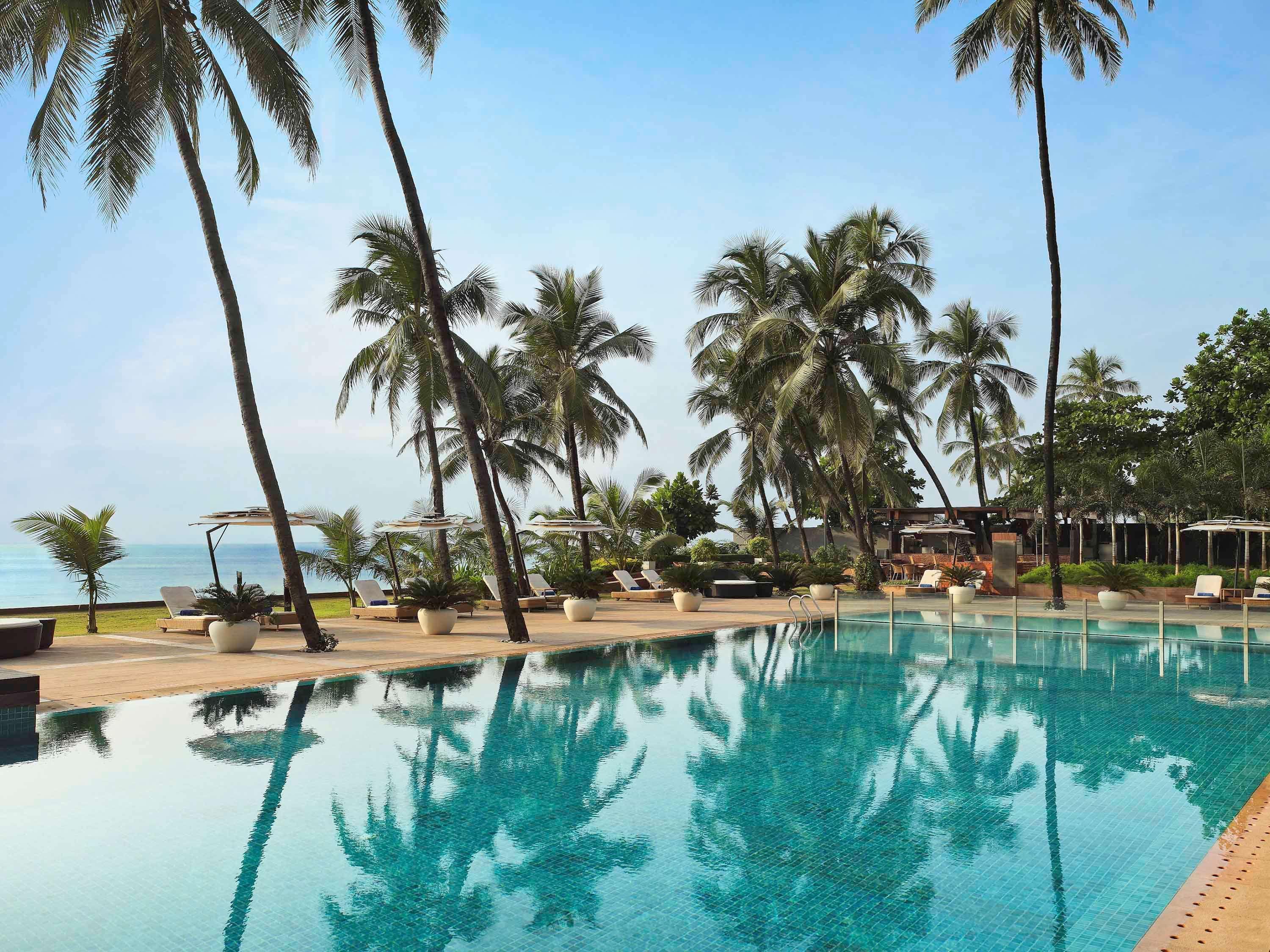 Novotel Mumbai Juhu Beach Ngoại thất bức ảnh The pool at the Taj Bengal