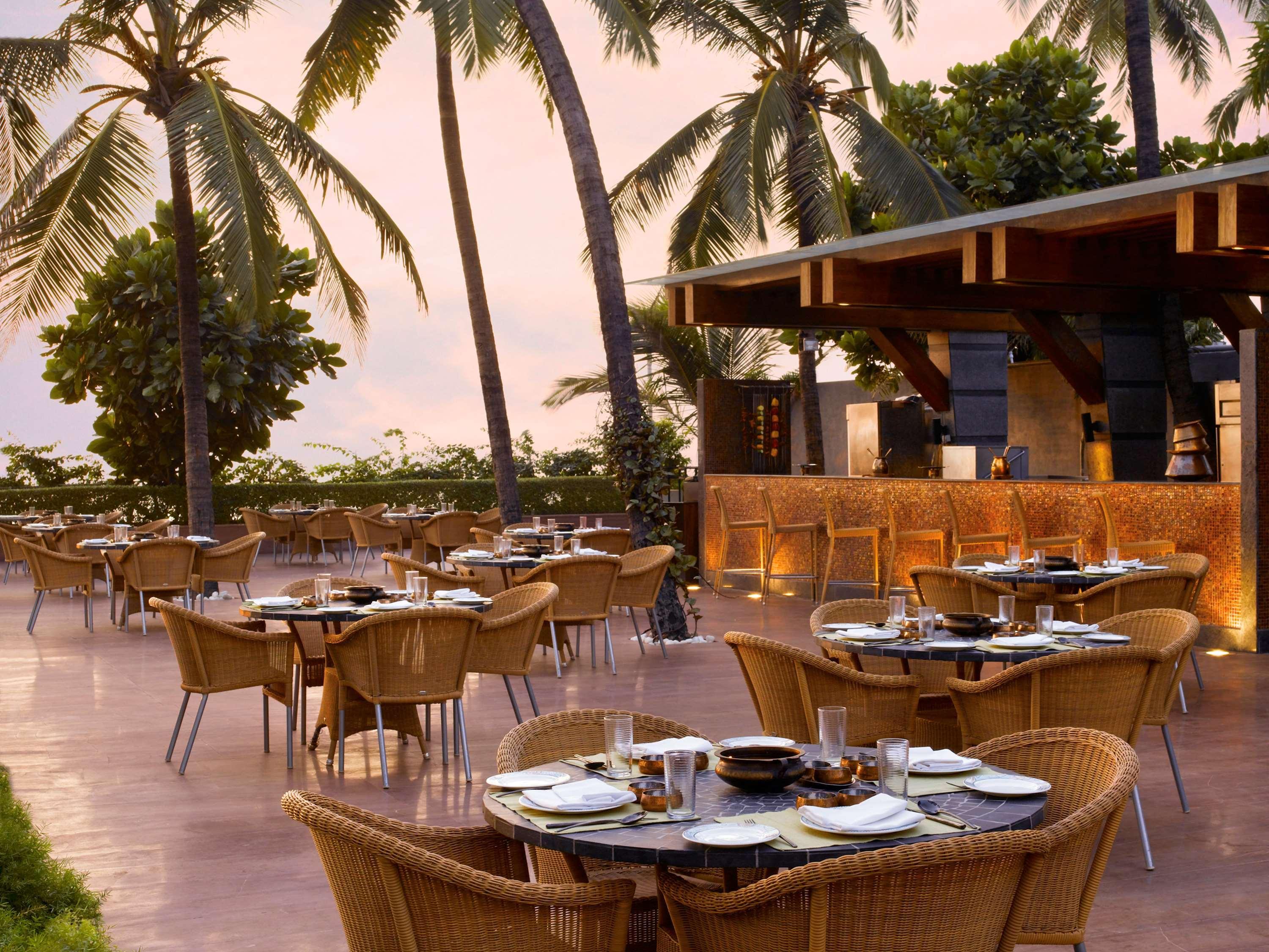 Novotel Mumbai Juhu Beach Ngoại thất bức ảnh The Park, Hyderabad