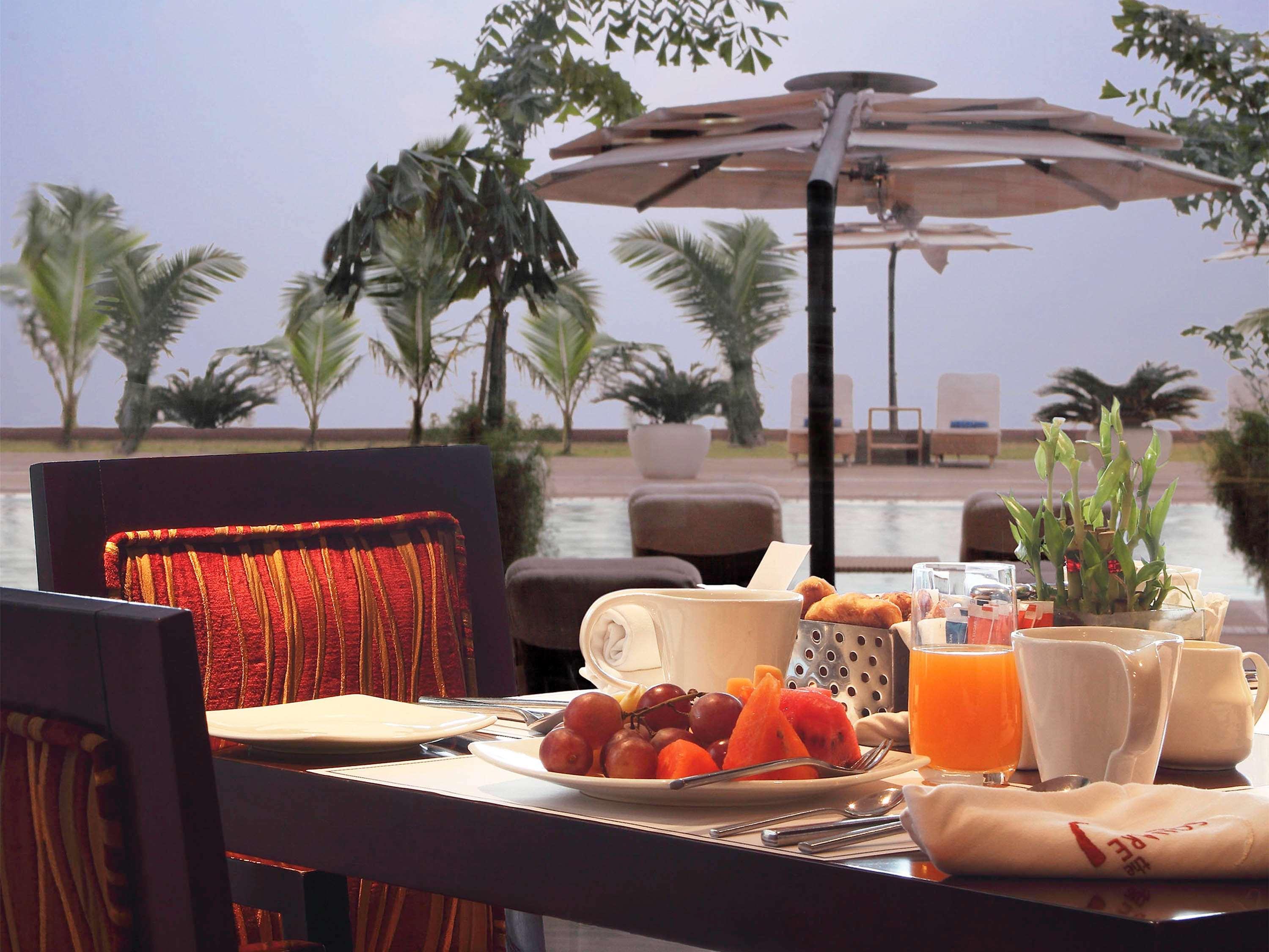 Novotel Mumbai Juhu Beach Ngoại thất bức ảnh The Park, Hyderabad