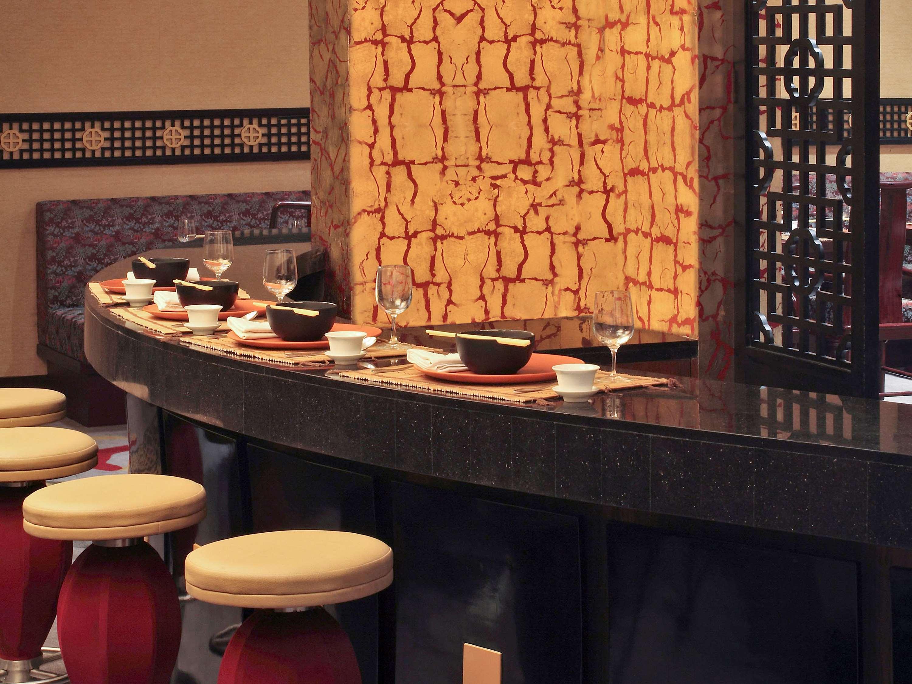 Novotel Mumbai Juhu Beach Ngoại thất bức ảnh A sushi bar