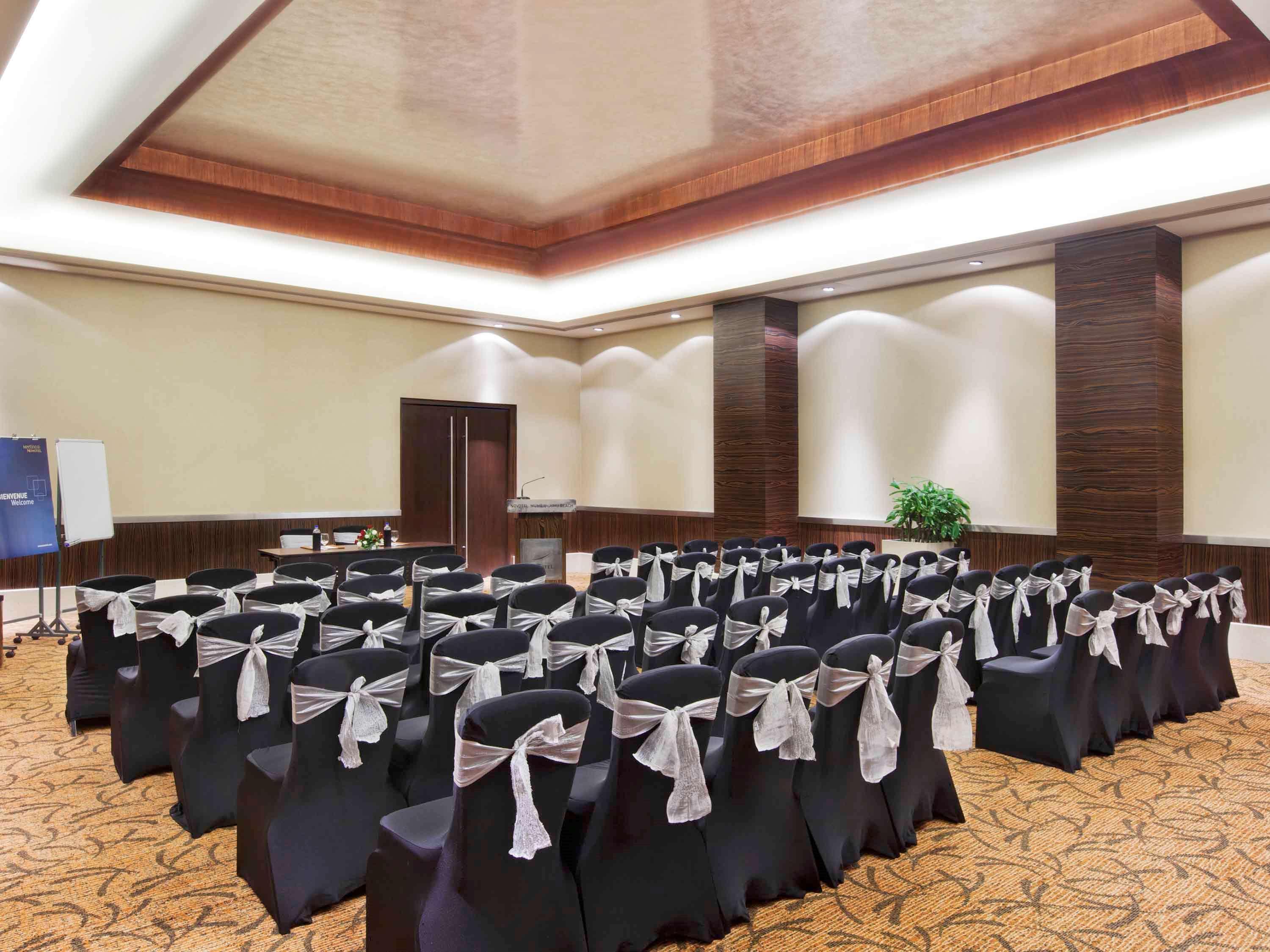 Novotel Mumbai Juhu Beach Ngoại thất bức ảnh Meeting room