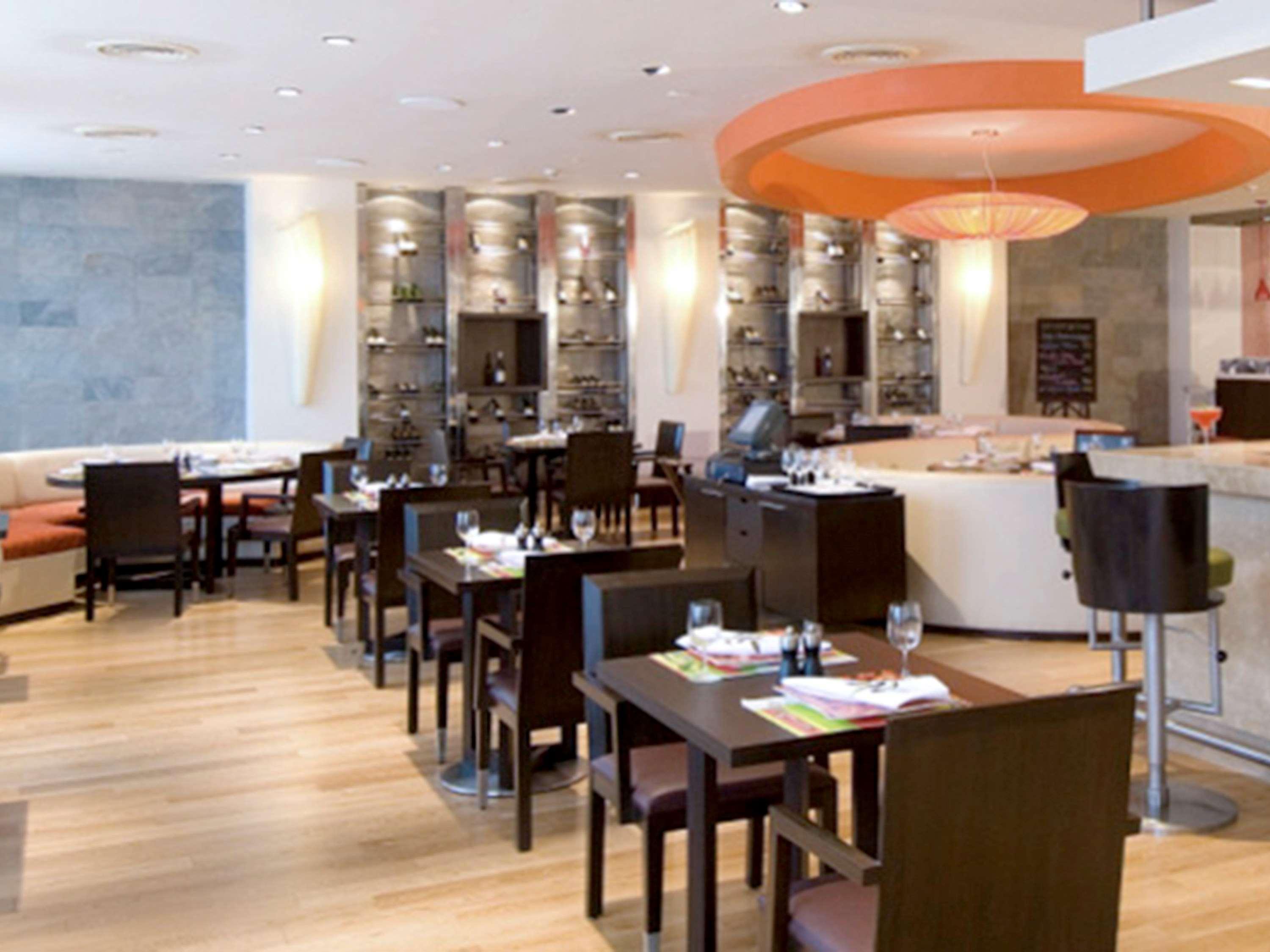 Novotel Mumbai Juhu Beach Ngoại thất bức ảnh Restaurant