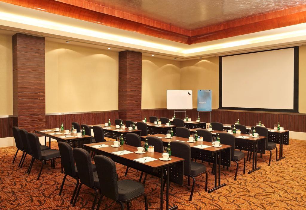 Novotel Mumbai Juhu Beach Ngoại thất bức ảnh Meeting room